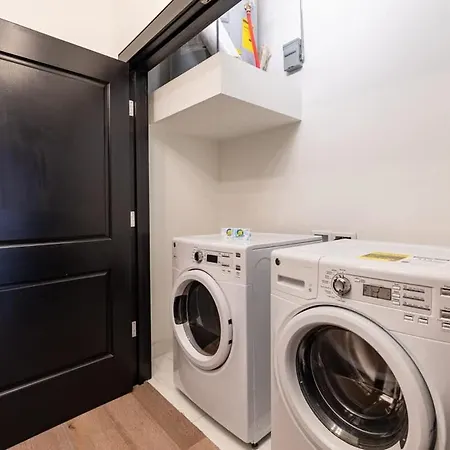 Prime Downtown 2bd Private Terrace