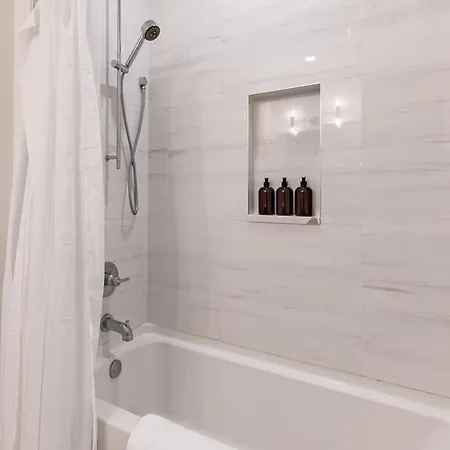 Prime Downtown 2bd Private Terrace New Orleans