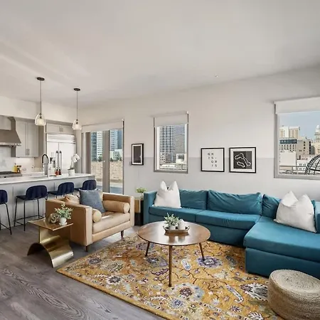 Corner Penthouse W Private Balcony *