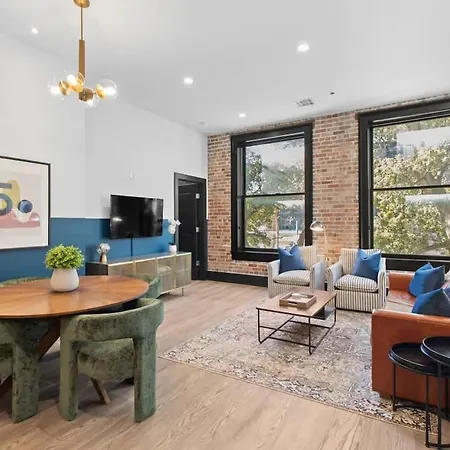 Hotel Downtown Nola Luxury Rooftop Pool Sleeps 6 New Orleans