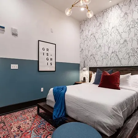 Spacious Downtown Sleeper Sofa * New Orleans