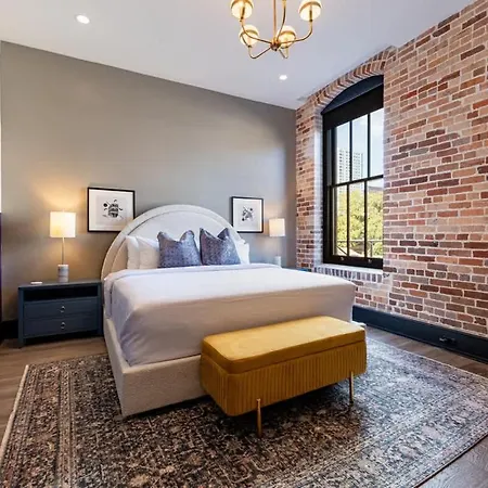 Hotel Lux 4bd 4ba 2 Sleeper Sofas Own Terrace *