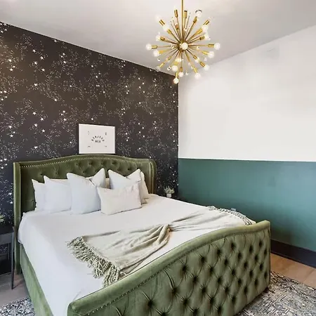 Luxury Walk French Qtr Rooftop Pool Hotel *