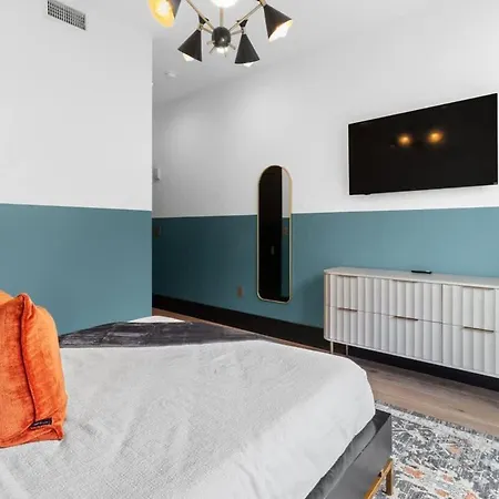 Downtown Corner Penthouse W Private Terrace Hotel *