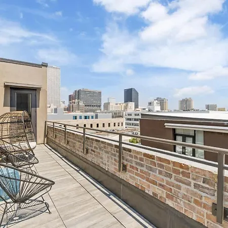Downtown Corner Penthouse W Private Terrace