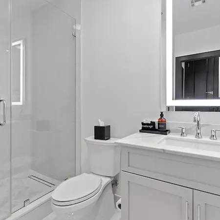 Downtown Corner Penthouse W Private Terrace *