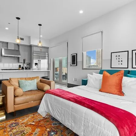 Corner Penthouse W Private Balcony Hotel