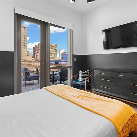 Corner Penthouse W Private Balcony Hotel *