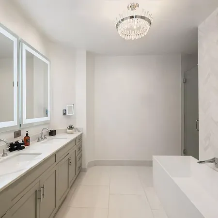 Corner Penthouse W Private Balcony Hotel New Orleans