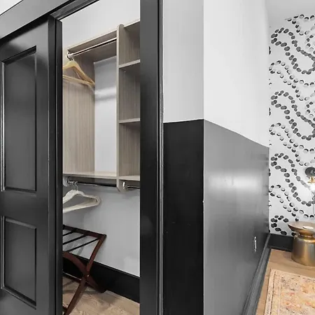 Hotel Corner Penthouse W Private Balcony