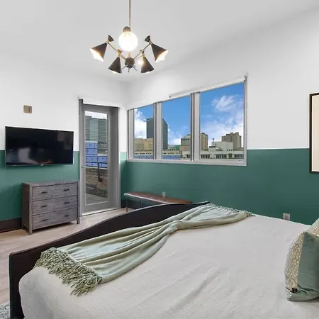 Corner Penthouse W Private Balcony