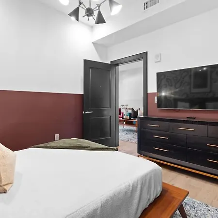 Lux Rooftop Pool Workspace Games Hotel *