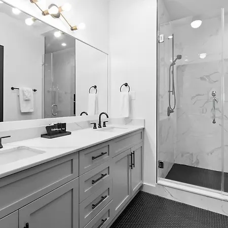 Hotel Prime Downtown Location Heated Pool Gym