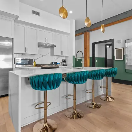 Rare Find 2br 2ba Steps From Superdome Hotel