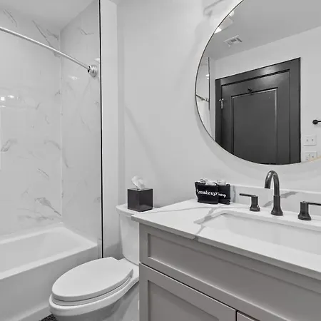 Hotel King Bed Prime Location Downtown *