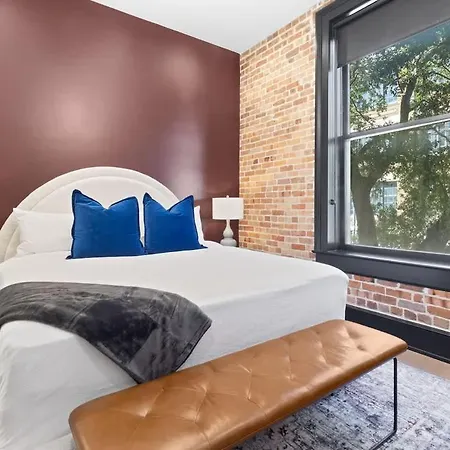 Downtown 4bd 4ba Sleeps 12 Hotel *