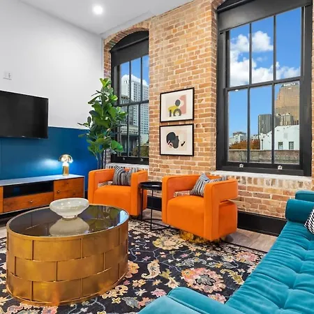 Prime Downtown Location Heated Pool Gym Hotel