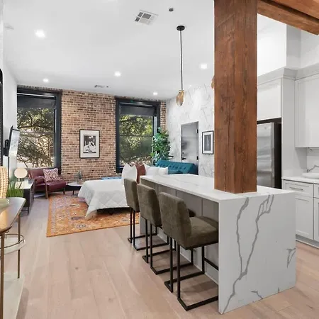 Hotel Luxe 2br 2ba Steps From Superdome New Orleans
