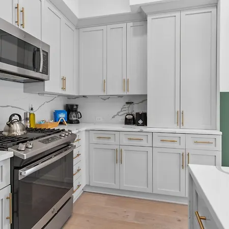 Hotel Stylish W Rooftop Amenities Downtown *
