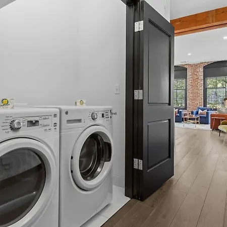Hotel Downtown Nola Luxury Rooftop Pool Sleeps 6