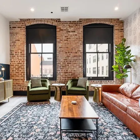 Spacious Downtown 2bd 2ba Gym Pool New Orleans