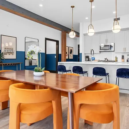 Hotel Downtown 4bd 4ba 2 Living And Kitchens