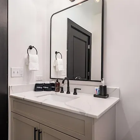 Hotel Prime Downtown Location Heated Pool Gym *