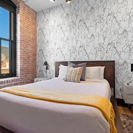 2br 2ba Rooftop Pool Gym Gameroom