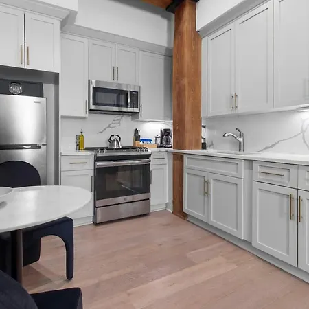 Historic Charm With Modern Luxuries Rooftop Pool *