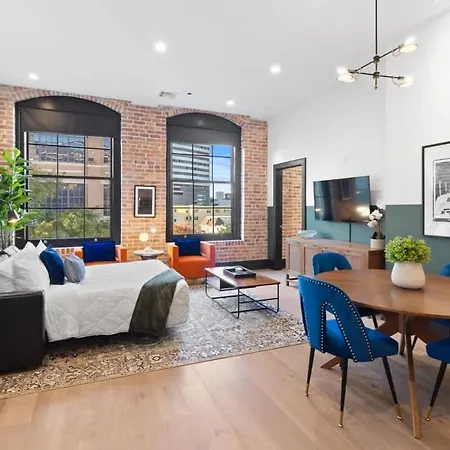 2br 2ba Rooftop Pool Gym Gameroom