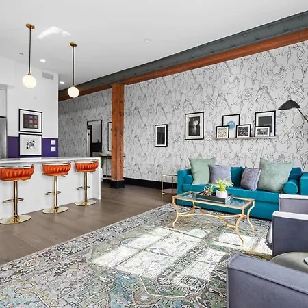 Prime Location Pool Style Lots Of Extras Hotel New Orleans