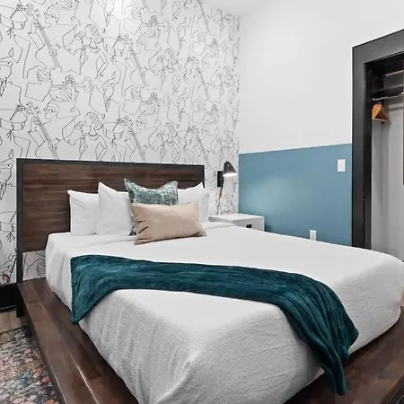 Huge 4bd 4ba With 2 Queen Sleeper Sofas Hotel