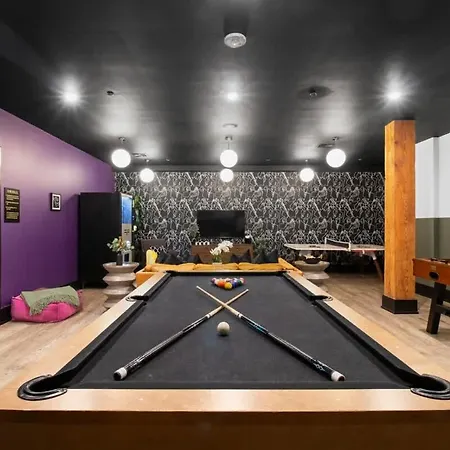 Downtown 4bd 4ba 2 Living And Kitchens Hotel *