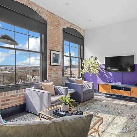 Prime Location Pool Style Lots Of Extras Hotel New Orleans