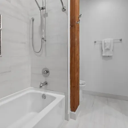 Hotel Historic Charm With Modern Luxuries Rooftop Pool New Orleans