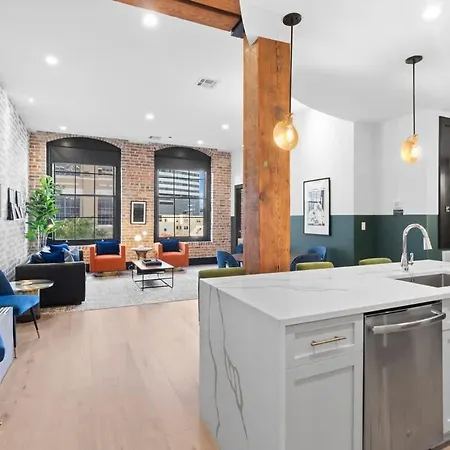 2br 2ba Rooftop Pool Gym Gameroom *