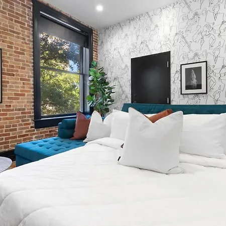 Hotel Luxe 2br 2ba Steps From Superdome New Orleans