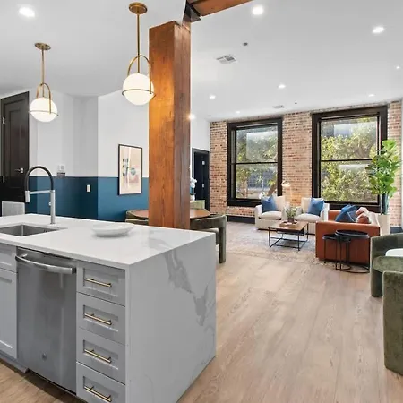 Hotel Downtown Nola Luxury Rooftop Pool Sleeps 6 New Orleans