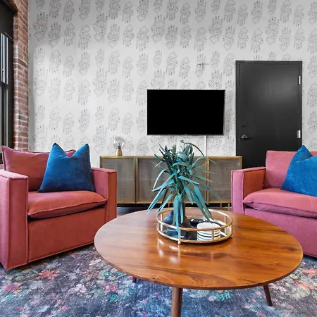 Rare Find 2br 2ba Steps From Superdome *