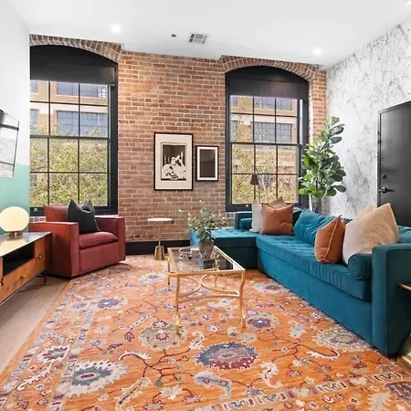 Downtown 2br Sleeps 6 Heated Pool *