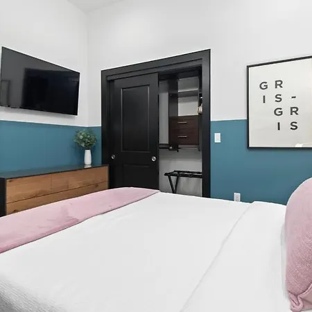 Historic Modern Downtown Hotel *