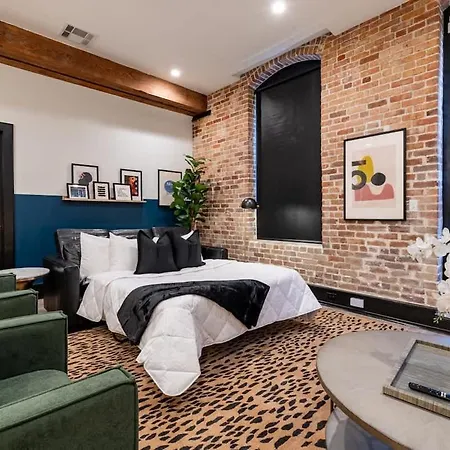 Lux 4bd 4ba 2 Sleeper Sofas Own Terrace New Orleans