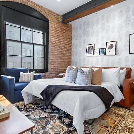 Downtown 4bd 4ba 2 Living And Kitchens *