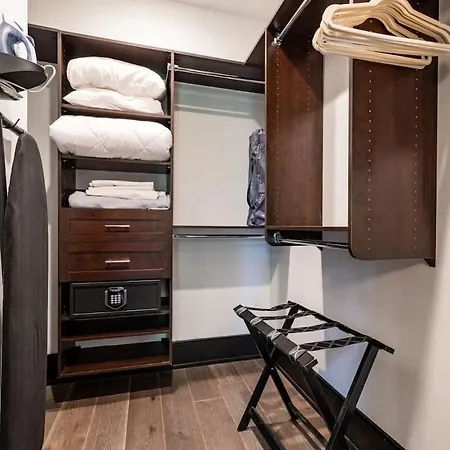 Downtown 4bd 4ba Sleeps 12 Hotel