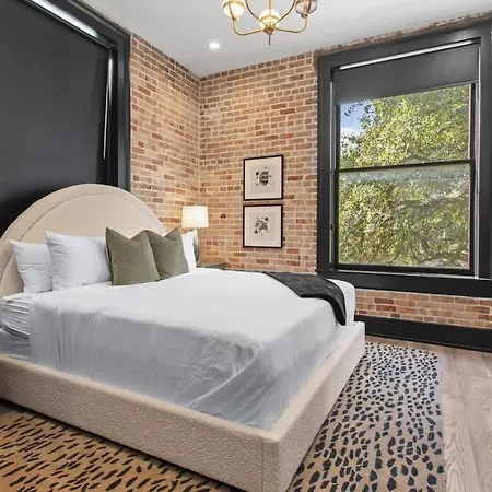 Downtown Nola Luxury Rooftop Pool Sleeps 6 New Orleans