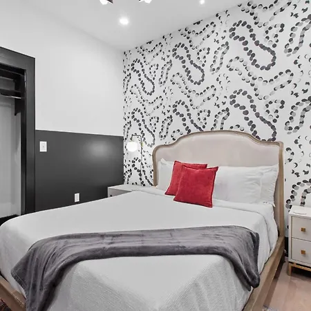 Hotel Stylish W Rooftop Amenities Downtown