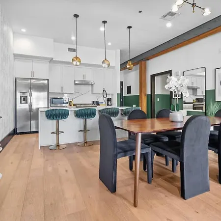 Huge 4bd 4ba With 2 Queen Sleeper Sofas Hotel