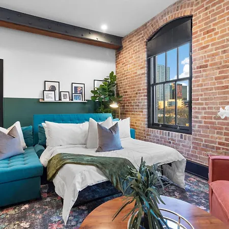 Hotel Rare Find 2br 2ba Steps From Superdome *