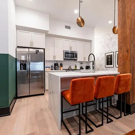 Prime Location Downtown *