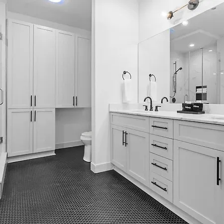 Hotel Close To Nola Hotspots Downtown